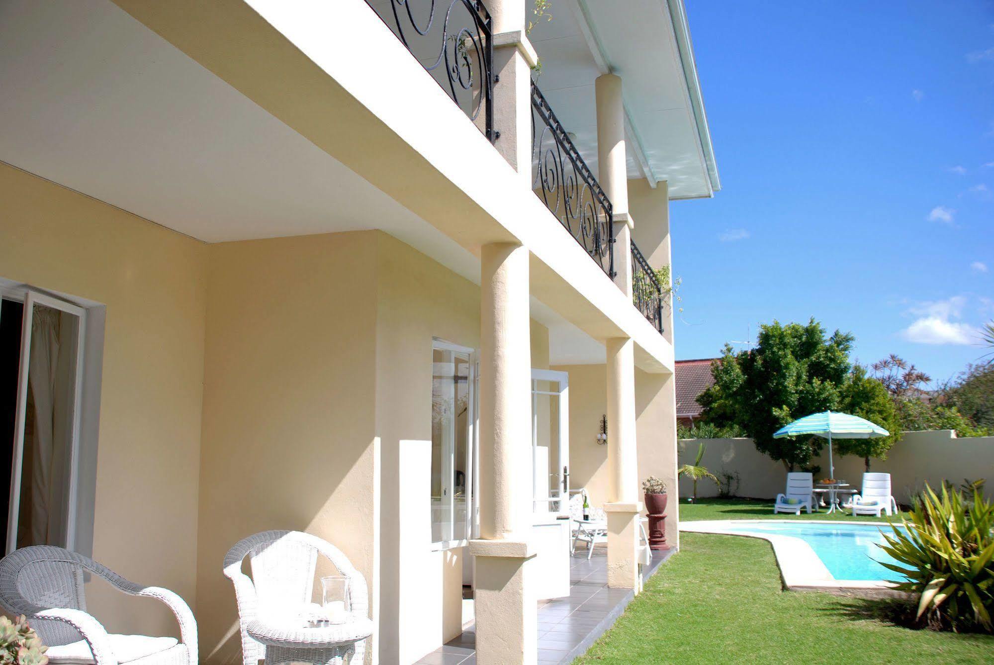 Mandalay Guest House Плеттенберг-Бей Экстерьер фото
